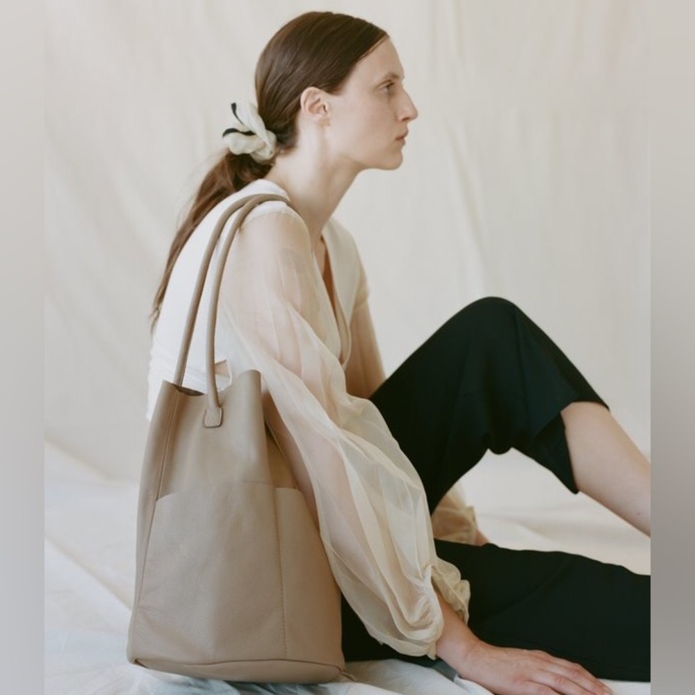 ARE STUDIO BARREL BAG IN TAN